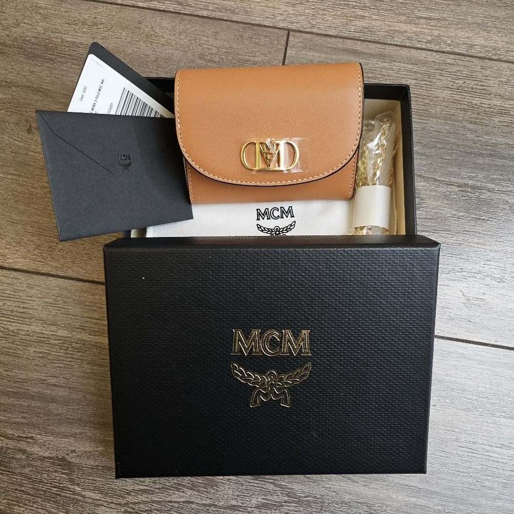 MCM mini wallet on chain crossbody shoulder bag purse Brand New woc